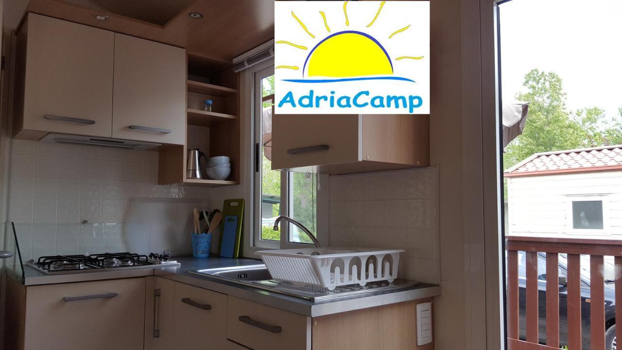 Adriacamp Mobile Homes Rosepineta Розапинета Екстериор снимка